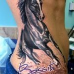 фото тату лошадь 24.12.2018 №129 - photo horse tattoo - tattoo-photo.ru