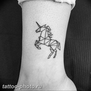 фото тату лошадь 24.12.2018 №178 - photo horse tattoo - tattoo-photo.ru