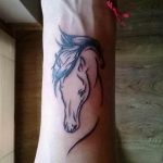 фото тату лошадь 24.12.2018 №286 - photo horse tattoo - tattoo-photo.ru