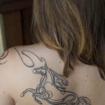 фото тату лошадь 24.12.2018 №404 - photo horse tattoo - tattoo-photo.ru
