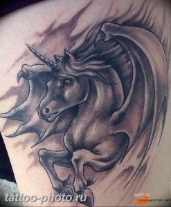 фото тату лошадь 24.12.2018 №443 - photo horse tattoo - tattoo-photo.ru