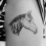 фото тату лошадь 24.12.2018 №494 - photo horse tattoo - tattoo-photo.ru