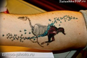 фото тату лошадь 24.12.2018 №540 - photo horse tattoo - tattoo-photo.ru