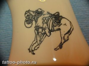 фото тату лошадь 24.12.2018 №553 - photo horse tattoo - tattoo-photo.ru