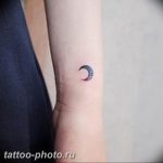 фото тату полумесяц 22.12.2018 №004 - crescent tattoo photo - tattoo-photo.ru