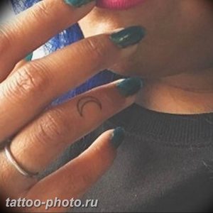 фото тату полумесяц 22.12.2018 №027 - crescent tattoo photo - tattoo-photo.ru