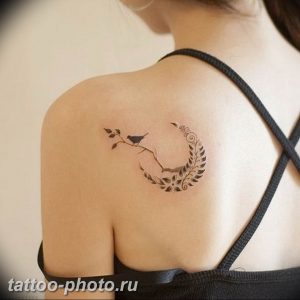 фото тату полумесяц 22.12.2018 №105 - crescent tattoo photo - tattoo-photo.ru