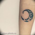 фото тату полумесяц 22.12.2018 №131 - crescent tattoo photo - tattoo-photo.ru