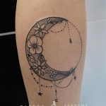 фото тату полумесяц 22.12.2018 №160 - crescent tattoo photo - tattoo-photo.ru