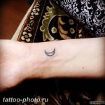 фото тату полумесяц 22.12.2018 №204 - crescent tattoo photo - tattoo-photo.ru