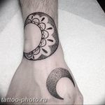 фото тату полумесяц 22.12.2018 №247 - crescent tattoo photo - tattoo-photo.ru