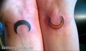 фото тату полумесяц 22.12.2018 №312 - crescent tattoo photo - tattoo-photo.ru