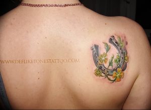 фото тату подкова от 01.06.2018 №081 - horseshoe tattoos - tattoo-photo.ru