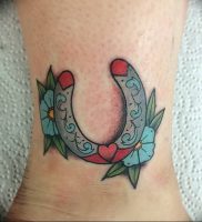 фото тату подкова от 01.06.2018 №114 — horseshoe tattoos — tattoo-photo.ru