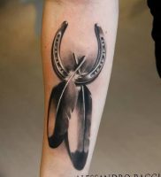 фото тату подкова от 01.06.2018 №116 — horseshoe tattoos — tattoo-photo.ru