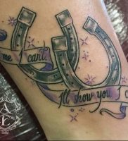 фото тату подкова от 01.06.2018 №124 — horseshoe tattoos — tattoo-photo.ru