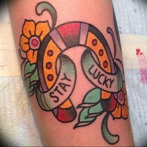 фото тату подкова от 01.06.2018 №126 - horseshoe tattoos - tattoo-photo.ru