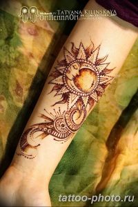 Фото рисунка тату Луна и Солнце 05.11.2018 №076 - tattoo Moon and Sun - tattoo-photo.ru