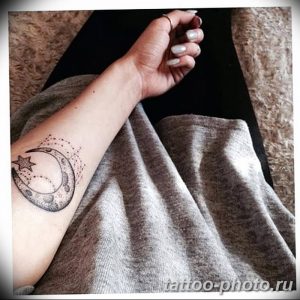 Фото рисунка тату Луна и Солнце 05.11.2018 №157 - tattoo Moon and Sun - tattoo-photo.ru