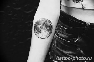 Фото рисунка тату планеты 04.11.2018 №043 - tattoo photos of the planet - tattoo-photo.ru