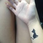 фото рисунка тату черная кошка 13.11.2018 №079 - black cat tattoo picture - tattoo-photo.ru