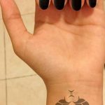 Фото рисунка Тату Близнецы 20.11.2018 №135 - photo tattoos gemini - tattoo-photo.ru
