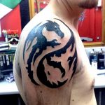 Фото рисунка тату Инь-Янь 08.11.2018 №017 - photo tattoo Yin-Yang - tattoo-photo.ru