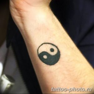 Фото рисунка тату Инь-Янь 08.11.2018 №022 - photo tattoo Yin-Yang - tattoo-photo.ru