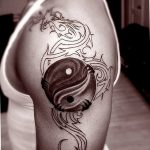 Фото рисунка тату Инь-Янь 08.11.2018 №024 - photo tattoo Yin-Yang - tattoo-photo.ru