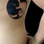 Фото рисунка тату Инь-Янь 08.11.2018 №071 - photo tattoo Yin-Yang - tattoo-photo.ru