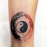 Фото рисунка тату Инь-Янь 08.11.2018 №081 - photo tattoo Yin-Yang - tattoo-photo.ru