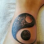 Фото рисунка тату Инь-Янь 08.11.2018 №104 - photo tattoo Yin-Yang - tattoo-photo.ru