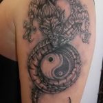 Фото рисунка тату Инь-Янь 08.11.2018 №252 - photo tattoo Yin-Yang - tattoo-photo.ru