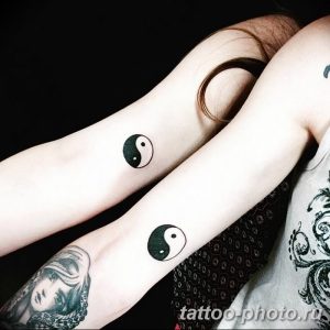 Фото рисунка тату Инь-Янь 08.11.2018 №298 - photo tattoo Yin-Yang - tattoo-photo.ru