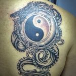 Фото рисунка тату Инь-Янь 08.11.2018 №300 - photo tattoo Yin-Yang - tattoo-photo.ru