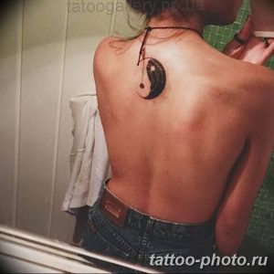 Фото рисунка тату Инь-Янь 08.11.2018 №359 - photo tattoo Yin-Yang - tattoo-photo.ru