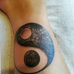 Фото рисунка тату Инь-Янь 08.11.2018 №383 - photo tattoo Yin-Yang - tattoo-photo.ru