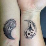 Фото рисунка тату Инь-Янь 08.11.2018 №409 - photo tattoo Yin-Yang - tattoo-photo.ru