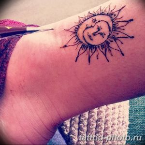 Фото рисунка тату Луна и Солнце 05.11.2018 №048 - tattoo Moon and Sun - tattoo-photo.ru