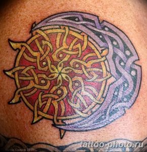Фото рисунка тату Луна и Солнце 05.11.2018 №057 - tattoo Moon and Sun - tattoo-photo.ru