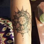 Фото рисунка тату Луна и Солнце 05.11.2018 №062 - tattoo Moon and Sun - tattoo-photo.ru