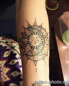 Фото рисунка тату Луна и Солнце 05.11.2018 №062 - tattoo Moon and Sun - tattoo-photo.ru