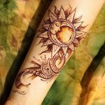 Фото рисунка тату Луна и Солнце 05.11.2018 №076 - tattoo Moon and Sun - tattoo-photo.ru