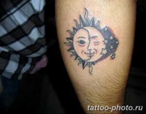Фото рисунка тату Луна и Солнце 05.11.2018 №091 - tattoo Moon and Sun - tattoo-photo.ru