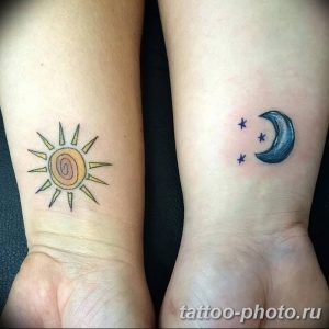 Фото рисунка тату Луна и Солнце 05.11.2018 №093 - tattoo Moon and Sun - tattoo-photo.ru