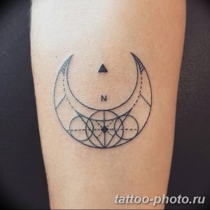 Фото рисунка тату Луна и Солнце 05.11.2018 №168 - tattoo Moon and Sun - tattoo-photo.ru