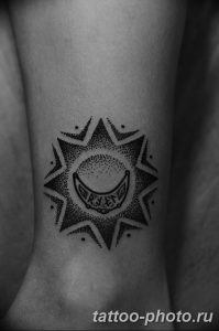 Фото рисунка тату Луна и Солнце 05.11.2018 №173 - tattoo Moon and Sun - tattoo-photo.ru