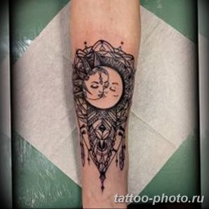 Фото рисунка тату Луна и Солнце 05.11.2018 №203 - tattoo Moon and Sun - tattoo-photo.ru