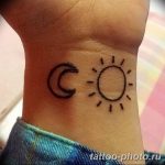 Фото рисунка тату Луна и Солнце 05.11.2018 №212 - tattoo Moon and Sun - tattoo-photo.ru