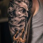 Фото рисунка тату Трезубец 07.11.2018 №058 - photo tattoo Trident - tattoo-photo.ru